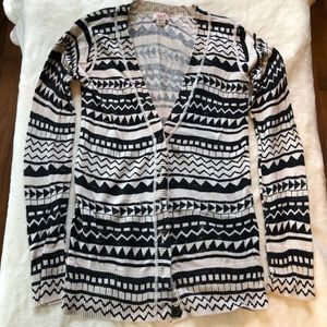 Mossimo black and white geometric cardigan size XS